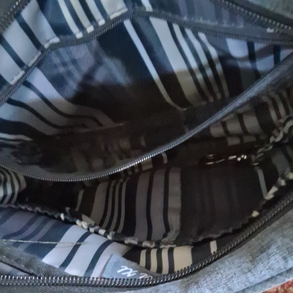 Stylish Gray Lug Carousel XL  Crossbody Bag - Picture 5 of 6